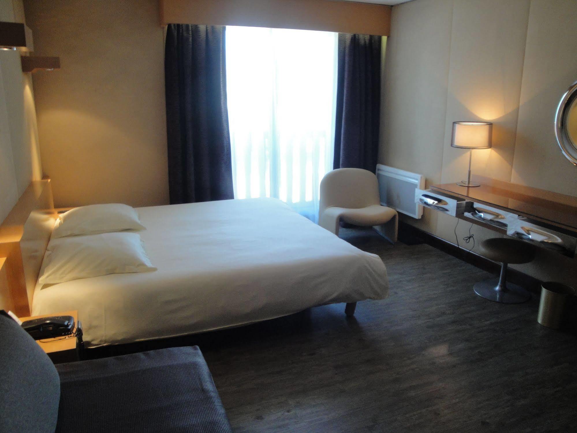 Amiraute Hotel Golf Deauville Touques Eksteriør bilde
